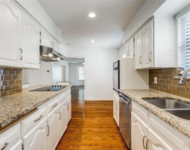 9610 Livenshire Drive - Photo Thumbnail 10