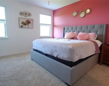 725 Alden Drive - Photo Thumbnail 16