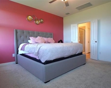 725 Alden Drive - Photo Thumbnail 17