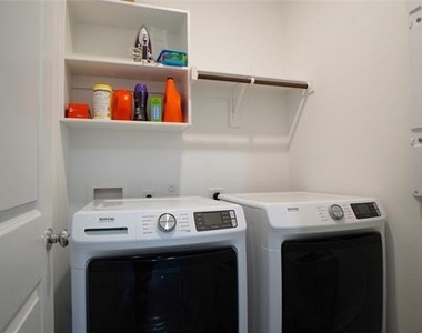 725 Alden Drive - Photo Thumbnail 11