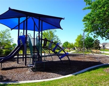 725 Alden Drive - Photo Thumbnail 24