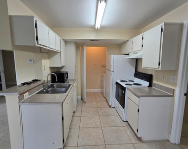 8775 Nw 39th Street - Photo Thumbnail 14