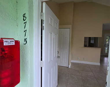 8775 Nw 39th Street - Photo Thumbnail 16