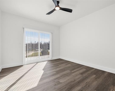 314 S Glasgow Drive - Photo Thumbnail 15