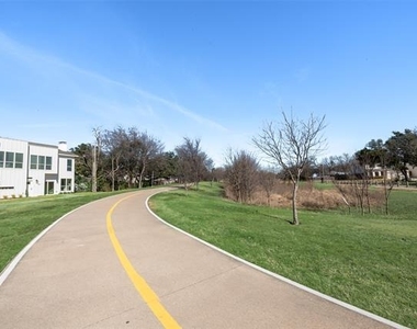 314 S Glasgow Drive - Photo Thumbnail 22