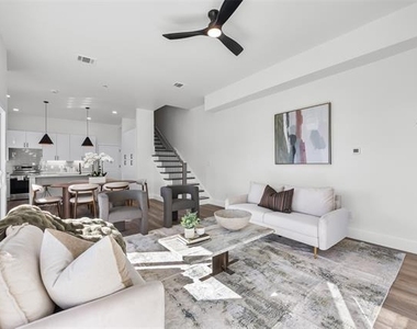 314 S Glasgow Drive - Photo Thumbnail 3