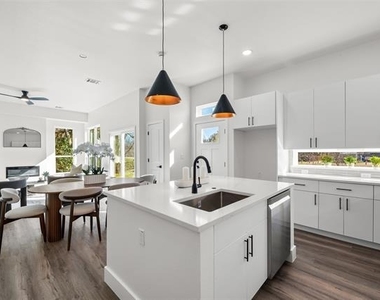 314 S Glasgow Drive - Photo Thumbnail 5