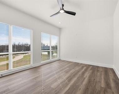 314 S Glasgow Drive - Photo Thumbnail 12