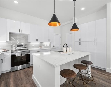 314 S Glasgow Drive - Photo Thumbnail 4
