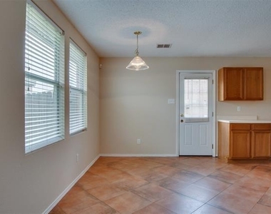 3833 Foxhound Lane - Photo Thumbnail 7