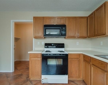 3833 Foxhound Lane - Photo Thumbnail 9