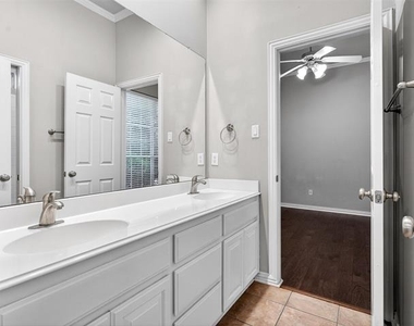 1210 Forest Hills Drive - Photo Thumbnail 25