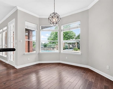 1210 Forest Hills Drive - Photo Thumbnail 15