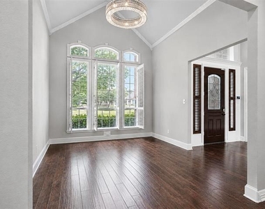 1210 Forest Hills Drive - Photo Thumbnail 1