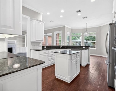 1210 Forest Hills Drive - Photo Thumbnail 13