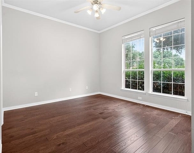 1210 Forest Hills Drive - Photo Thumbnail 18