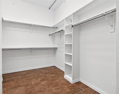 1210 Forest Hills Drive - Photo Thumbnail 23