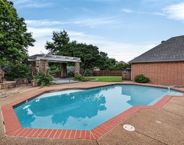 1210 Forest Hills Drive - Photo Thumbnail 29