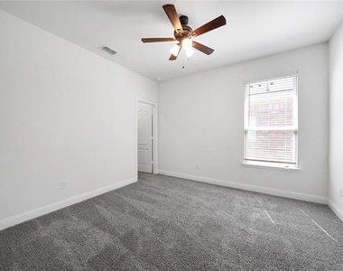 3416 Alamosa River Drive - Photo Thumbnail 5