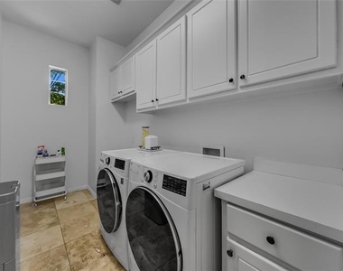 5725 Meadowhaven Drive - Photo Thumbnail 25