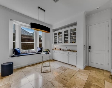 5725 Meadowhaven Drive - Photo Thumbnail 7
