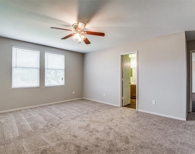 12638 Vandelia Street - Photo Thumbnail 8