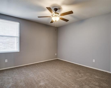 12638 Vandelia Street - Photo Thumbnail 9