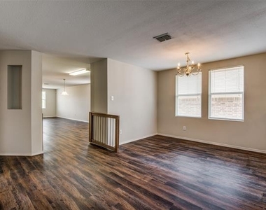 12638 Vandelia Street - Photo Thumbnail 2