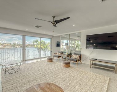 2717 Yacht Club Boulevard - Photo Thumbnail 6