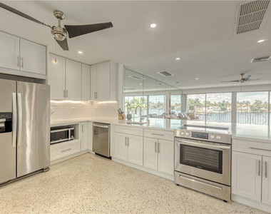 2717 Yacht Club Boulevard - Photo Thumbnail 17