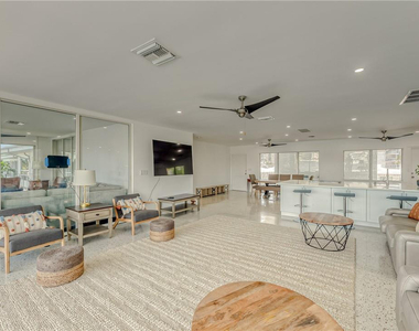 2717 Yacht Club Boulevard - Photo Thumbnail 11
