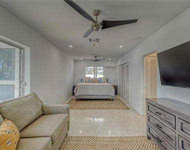 2717 Yacht Club Boulevard - Photo Thumbnail 23
