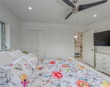 2717 Yacht Club Boulevard - Photo Thumbnail 27