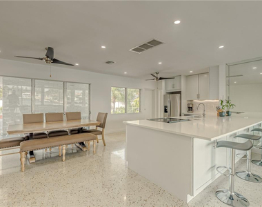 2717 Yacht Club Boulevard - Photo Thumbnail 14