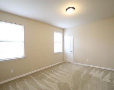5070 Kerstyn Drive - Photo Thumbnail 27