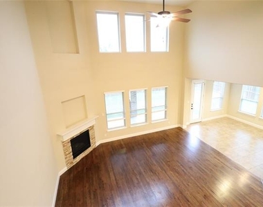 5070 Kerstyn Drive - Photo Thumbnail 11