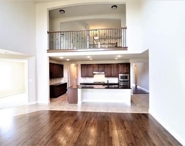 5070 Kerstyn Drive - Photo Thumbnail 10