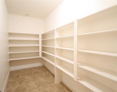 5070 Kerstyn Drive - Photo Thumbnail 18