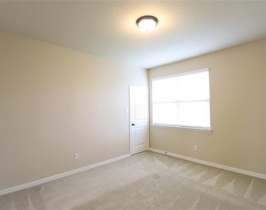 5070 Kerstyn Drive - Photo Thumbnail 29