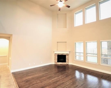 5070 Kerstyn Drive - Photo Thumbnail 9