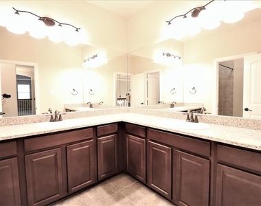 5070 Kerstyn Drive - Photo Thumbnail 30