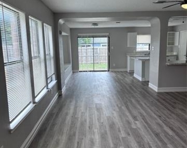 701 King Street - Photo Thumbnail 18
