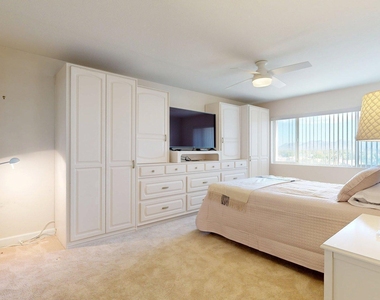 7950 E Camelback Road - Photo Thumbnail 5