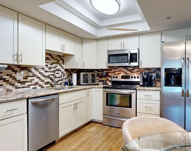 7950 E Camelback Road - Photo Thumbnail 4