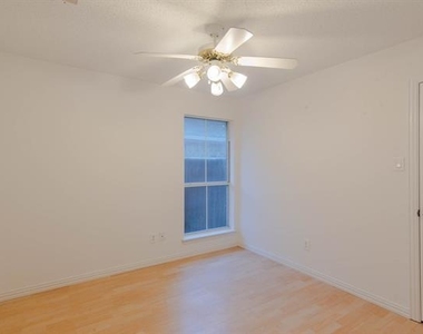 9321 Western Trail - Photo Thumbnail 14
