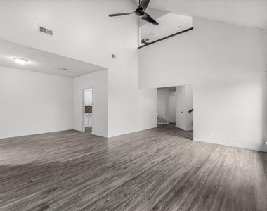5315 Colony Hill Road - Photo Thumbnail 10