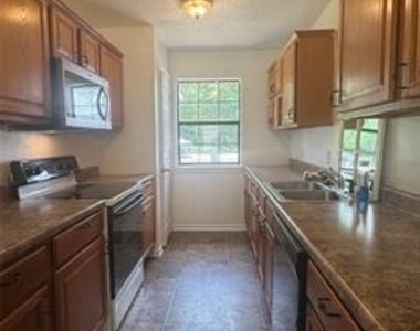211 Anchor Lane - Photo Thumbnail 3