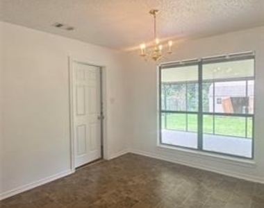 211 Anchor Lane - Photo Thumbnail 2