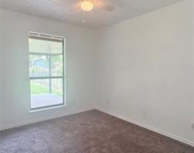 211 Anchor Lane - Photo Thumbnail 6