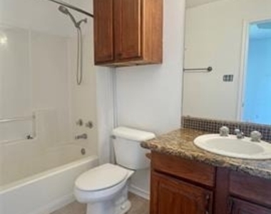 211 Anchor Lane - Photo Thumbnail 5